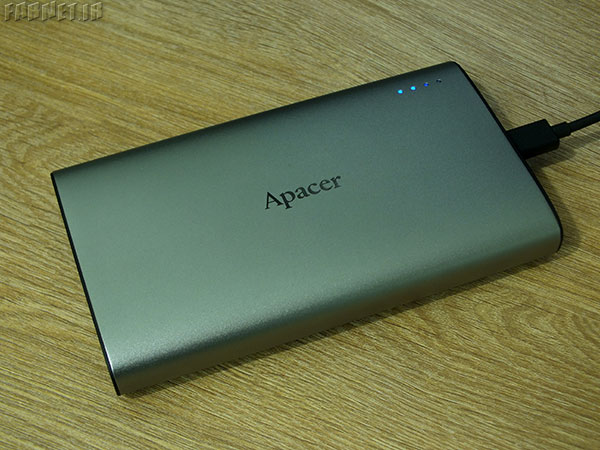 Apacer-B520-Power-bank-review-in-Farnet-04