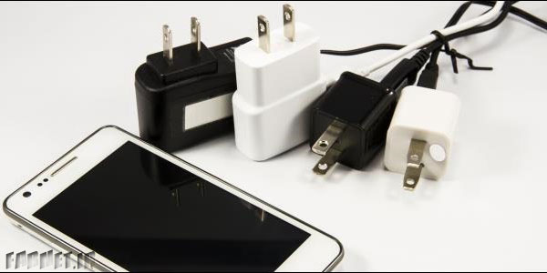 smartphone-and-chargers