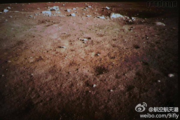 Yutu-rover-on-the-moon-04