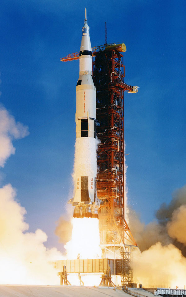 لحظه پرتاب آپولو ۱۱ (عکس از آرشیو ناسا)