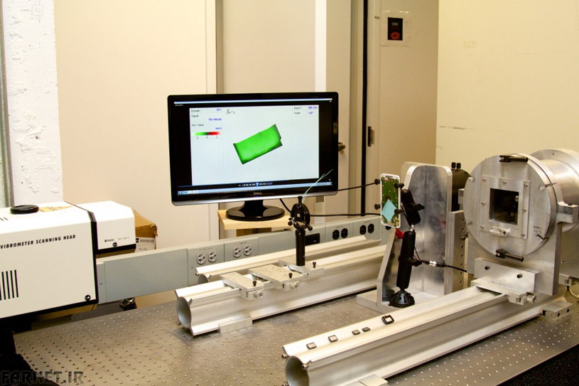 در آزمایشگاه تست آکوستیک و صدا از لیزر برای تشخیص خم شدن و تغییر مکان قطعات هنگام پخش صدا از اسپیکر استفاده می‌شود.