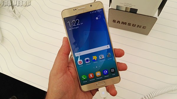 Samsung-Galaxy-Note-5-Hands-On-in-farnet-01