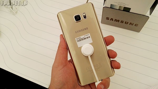 Samsung-Galaxy-Note-5-Hands-On-in-farnet-02