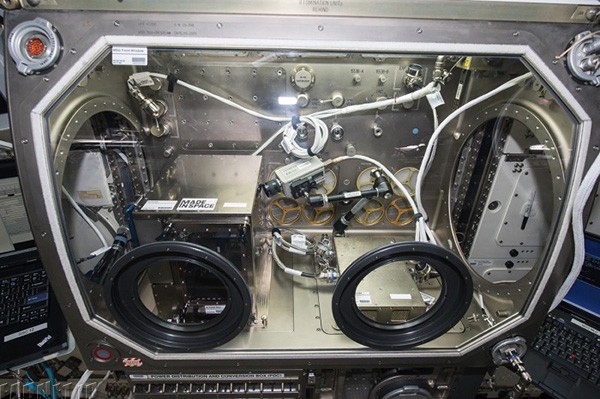 4-made-in-space-printer-1