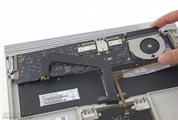 Microsoft Surface Book teardown by iFixit gets lowest repairability scoreMicrosoft Surface Book teardown by iFixit gets lowest repairability score (2)