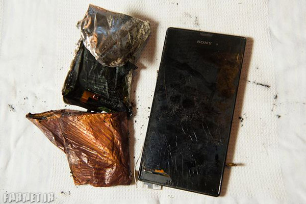 Sony-Xpeira-T3-phone-exploded-