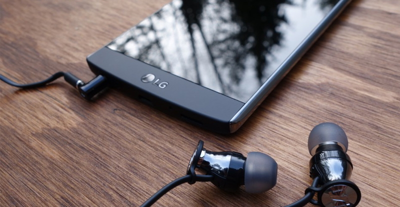 LG-V10-earphones