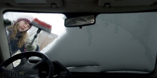 clean-windshield-snow