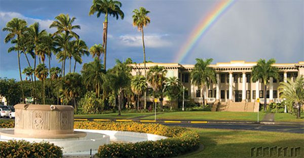 the-most-beautiful-university-campuses-around-the-world_hawaii