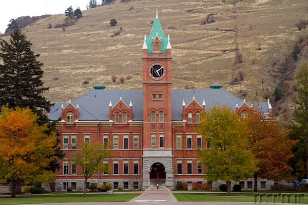 the-most-beautiful-university-campuses-around-the-world_montana
