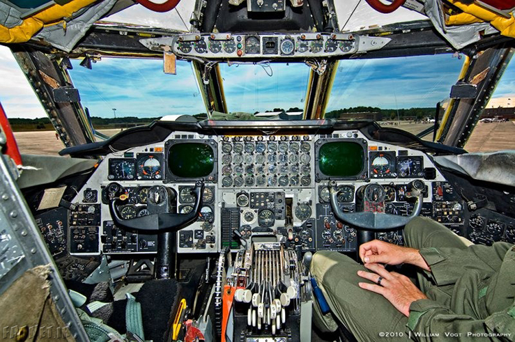 کابین خلبان B52
